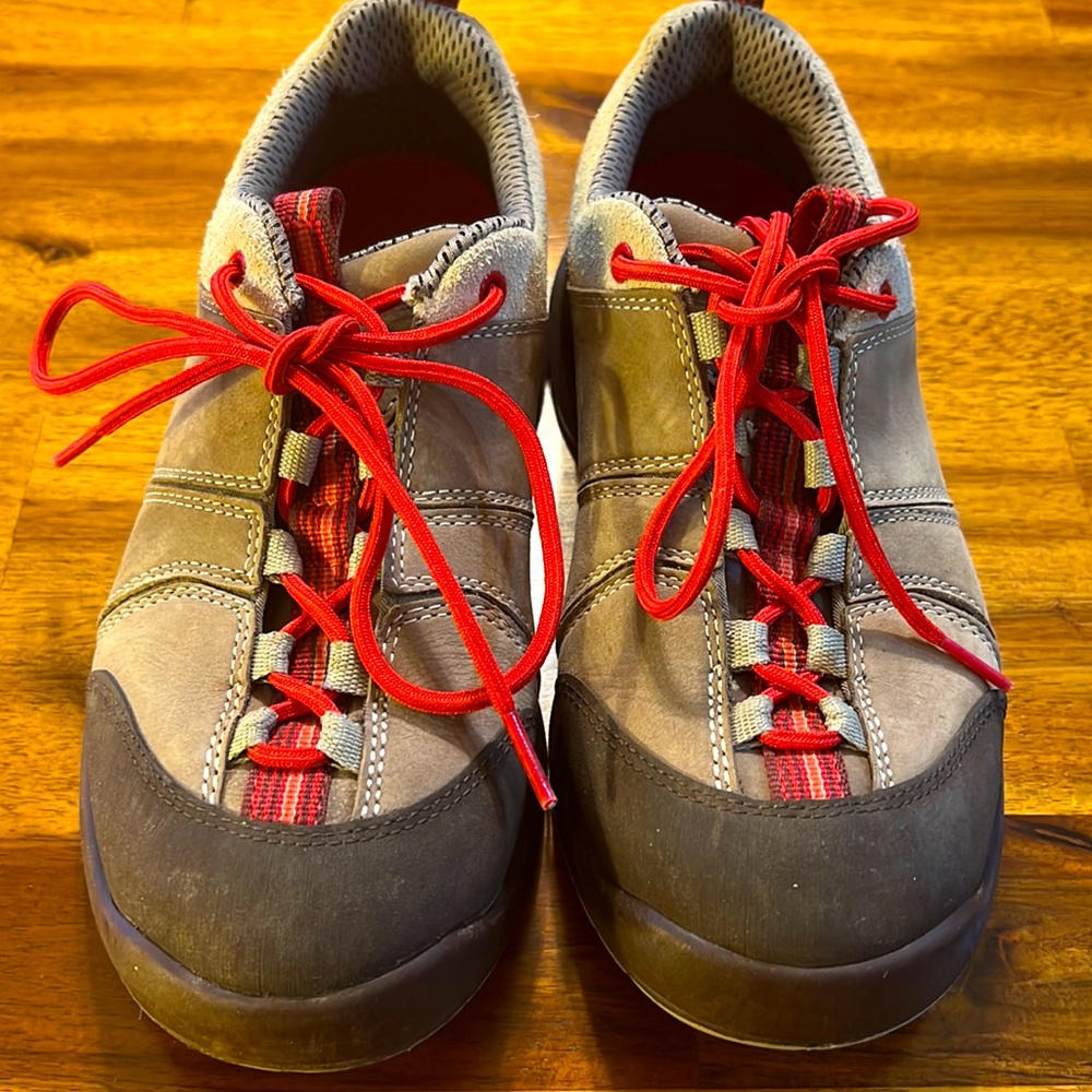 Hiking Chaco Tarlan Bulloo Salmon Run Shoes.